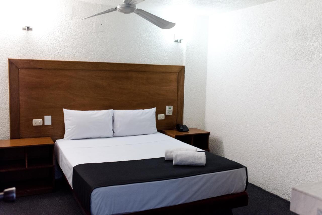 Hotel Central Irapuato - Hotel En Irapuato Eksteriør billede